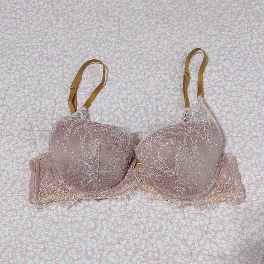 Victoria’s Secret Chantilly Pink/Gold Lined Plunge Bra - Picture 4 of 9